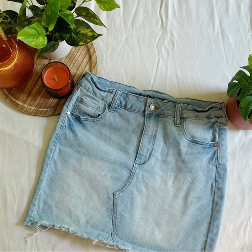 Celebrity Pink Women’s Junior’s Mini Skirt